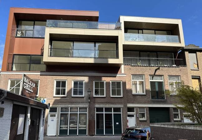 Optoppen twee pakhuizen